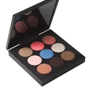 🎉HP🎉 MAC Moon Masterpiece Eyeshadow Palette